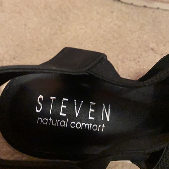 Strappy Black comfort wedges - Picture 3 of 3